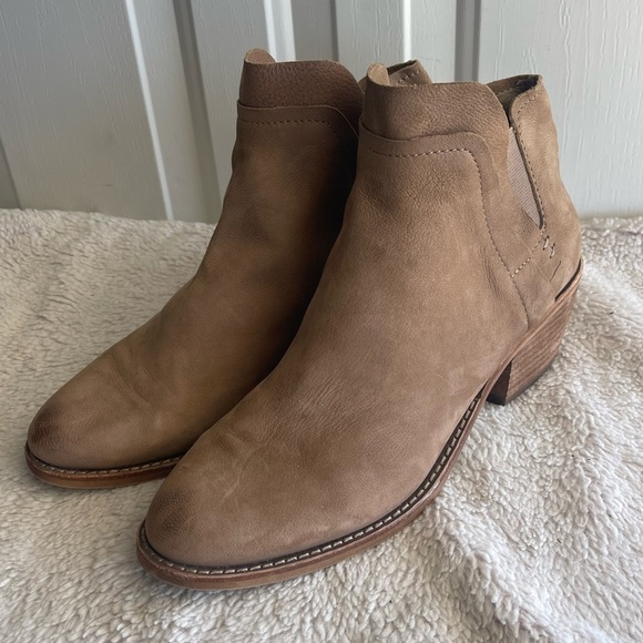 Dolce Vita Zabi Nubuck Leather Mid Heel Booties - Picture 1 of 9